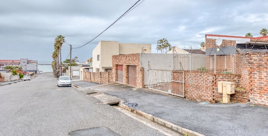2 Bedroom Property for Sale in Quigney Eastern Cape